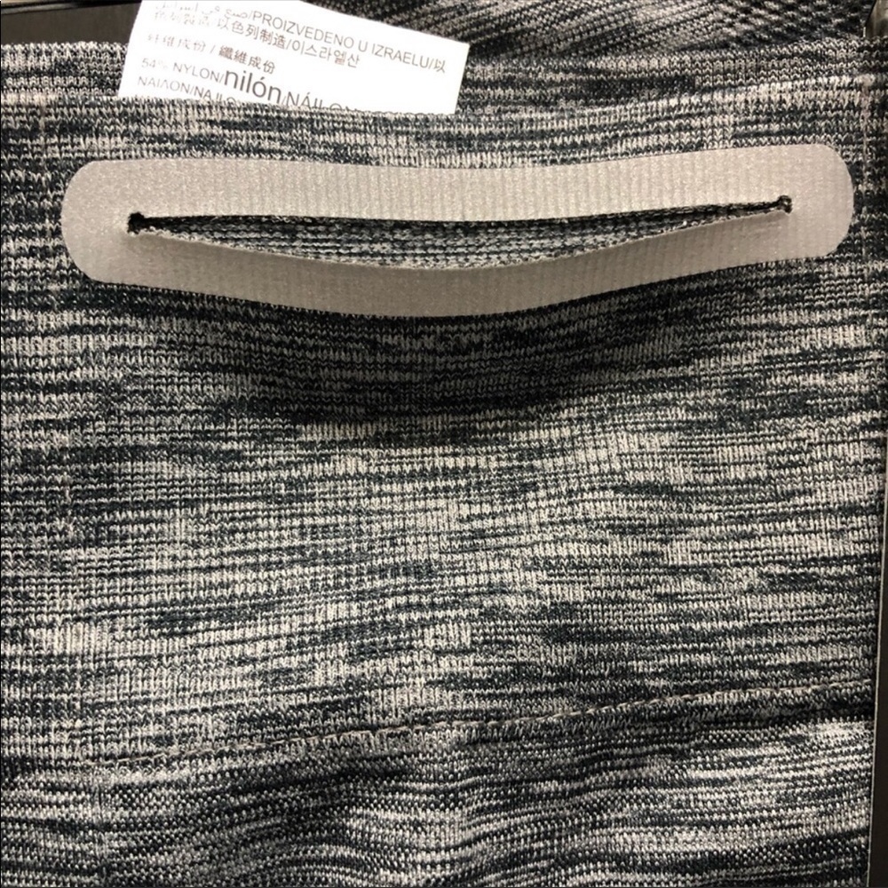 Under Armour Seamless Gray Compression Leggings XS - Picture 7 of 8